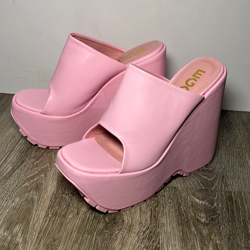 Pink platform heels